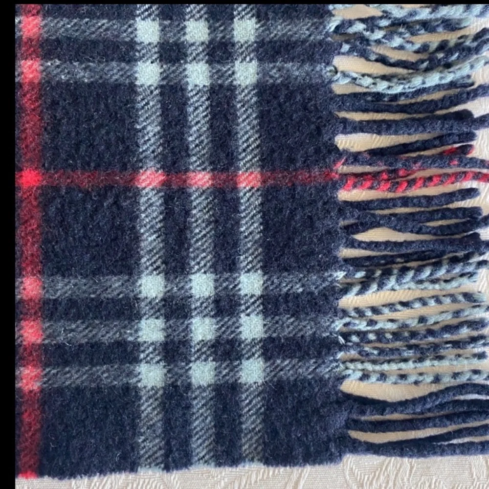 Burberry 100% cashmere